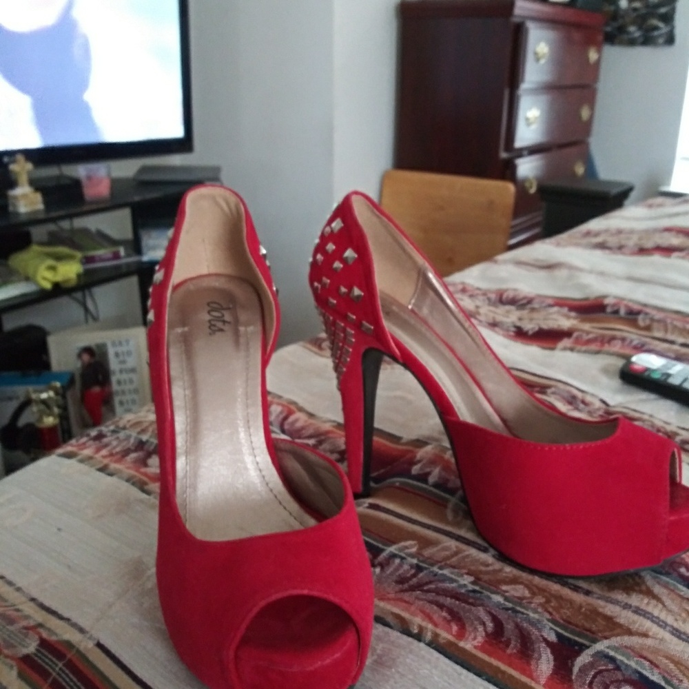 Shoes - Picture 3 of 5